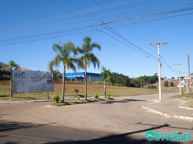 Venda de Terreno / Padrão na cidade de Santa Cruz do Sul