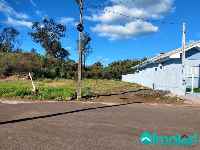 Venda de Terreno / Padrão na cidade de Santa Cruz do Sul