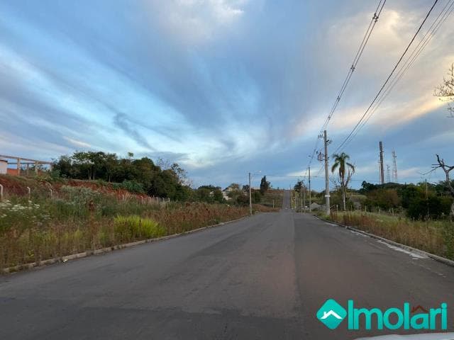 Venda de Terreno / Padrão na cidade de Santa Cruz do Sul