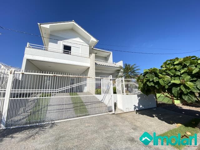 Venda de Casas / Padrão na cidade de Santa Cruz do Sul