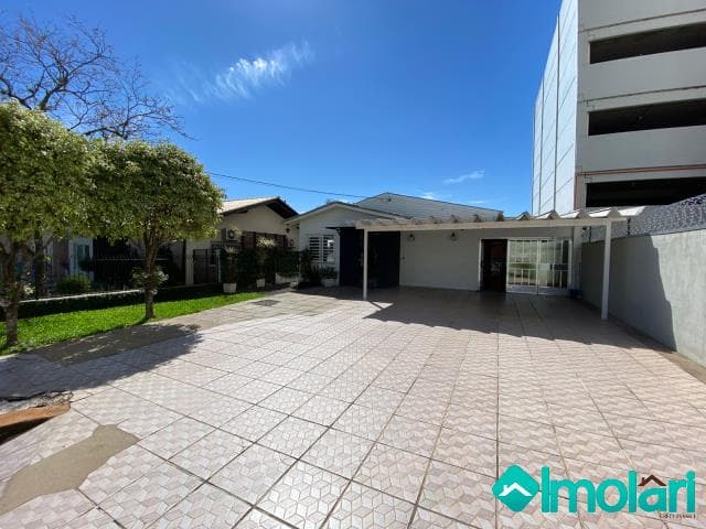 Venda de Casas / Padrão na cidade de Santa Cruz do Sul