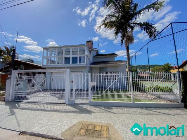 Venda de Casas / Padrão na cidade de Santa Cruz do Sul