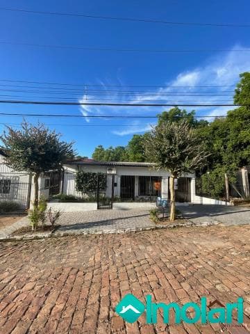 Venda de Casas / Padrão na cidade de Santa Cruz do Sul