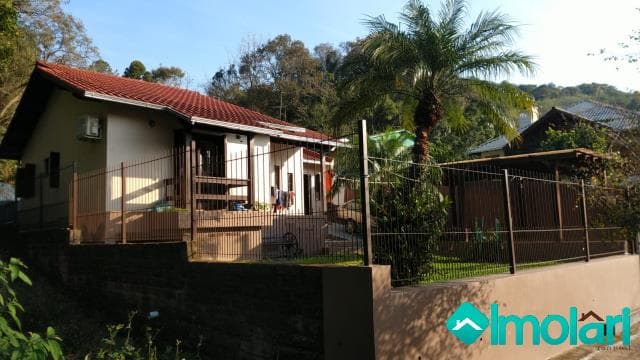 Venda de Casas / Padrão na cidade de Santa Cruz do Sul