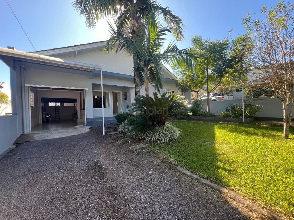 Venda de Casas / Padrão na cidade de Santa Cruz do Sul