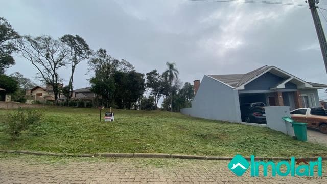 Venda de Terreno / Padrão na cidade de Santa Cruz do Sul