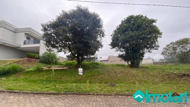 Venda de Terreno / Padrão na cidade de Santa Cruz do Sul