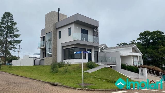 Venda de Casas / Padrão na cidade de Santa Cruz do Sul