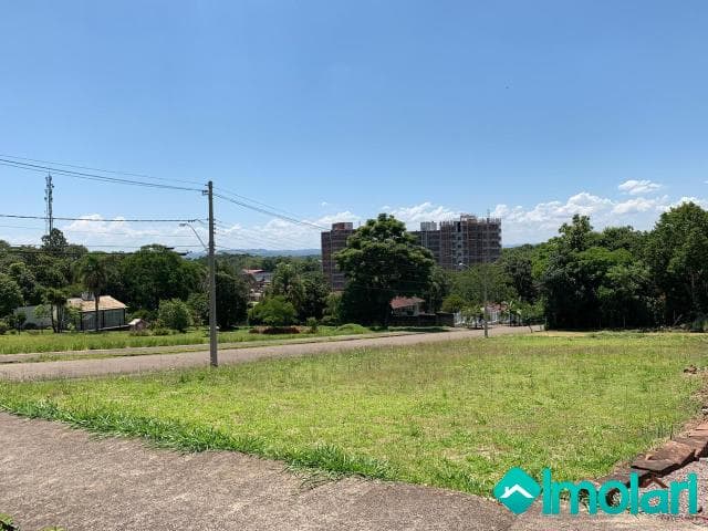 Venda de Terreno / Padrão na cidade de Santa Cruz do Sul