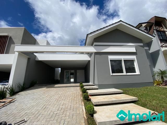 Venda de Casas / Padrão na cidade de Santa Cruz do Sul