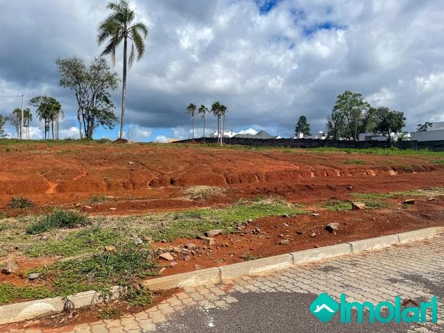 Venda de Terreno / Padrão na cidade de Santa Cruz do Sul
