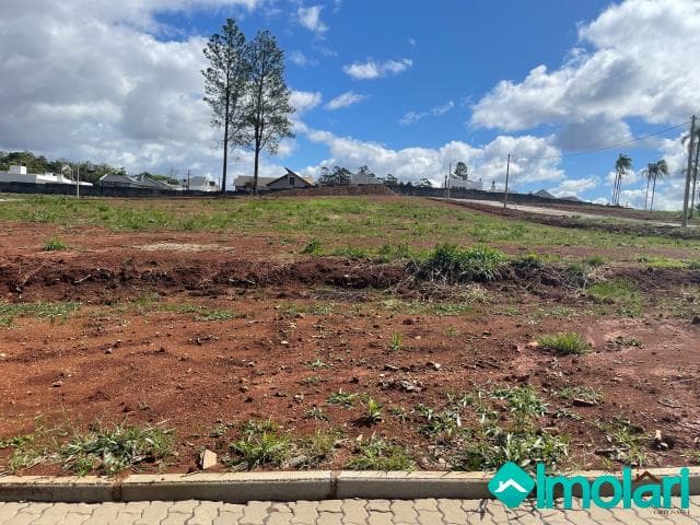 Venda de Terreno / Padrão na cidade de Santa Cruz do Sul