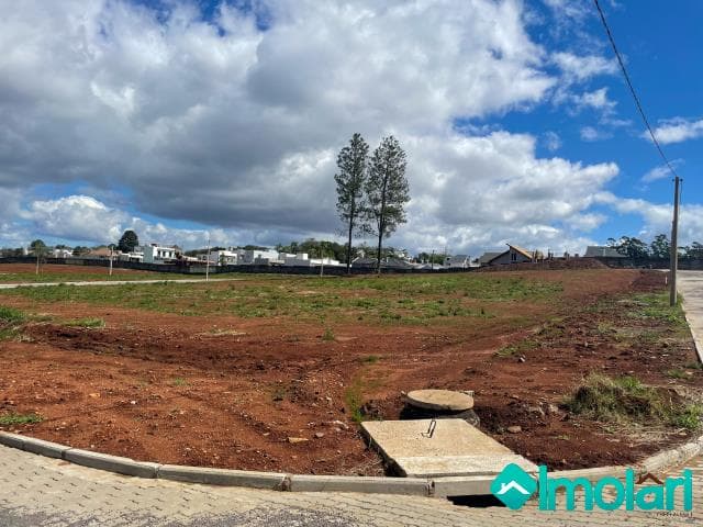 Venda de Terreno / Padrão na cidade de Santa Cruz do Sul