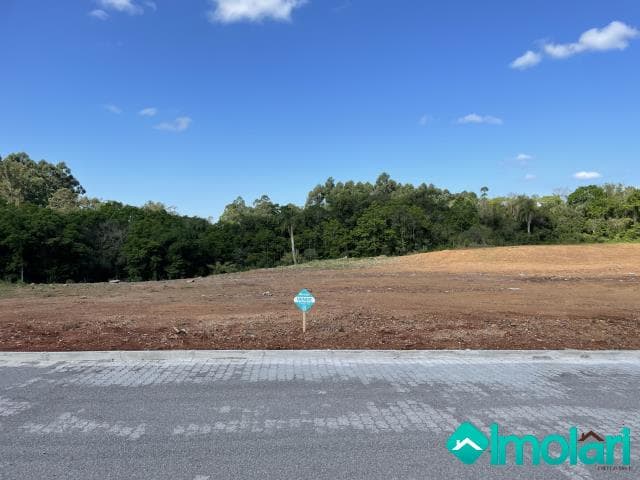 Venda de Terreno / Padrão na cidade de Santa Cruz do Sul