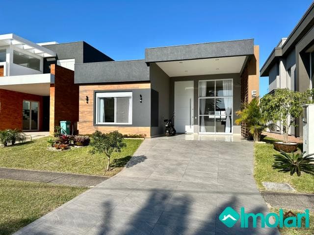 Casa de luxo com piscina e salão de festas à venda em Xangri-Lá