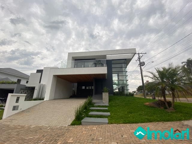 Venda de Casas / Padrão na cidade de Santa Cruz do Sul