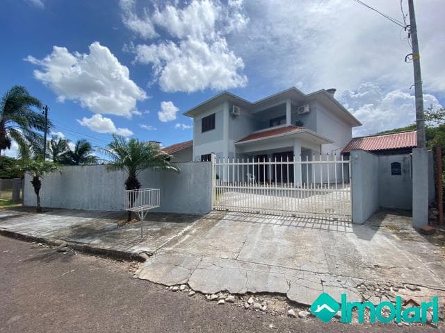 Venda de Casas / Padrão na cidade de Santa Cruz do Sul