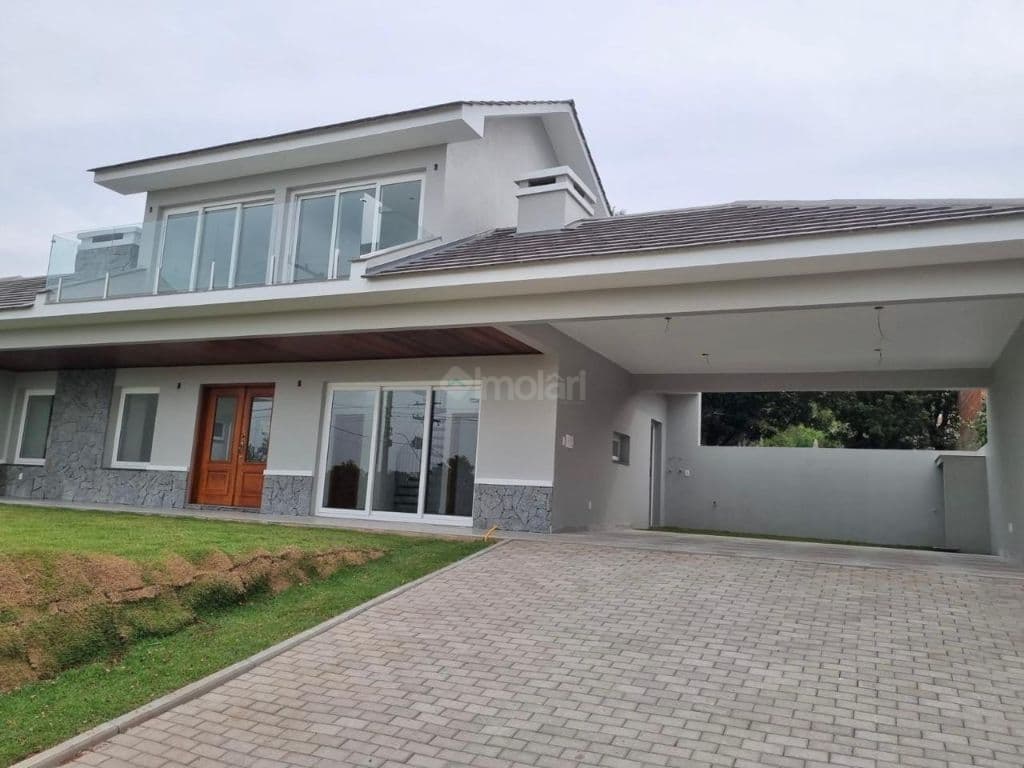 Venda de Casas / Padrão na cidade de Santa Cruz do Sul