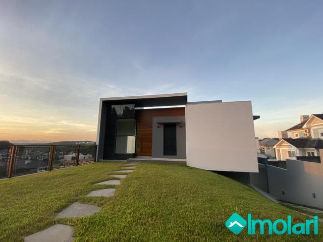 Venda de Casas / Padrão na cidade de Santa Cruz do Sul