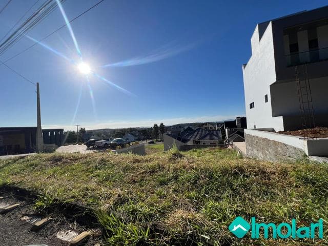 Venda de Terreno / Padrão na cidade de Santa Cruz do Sul