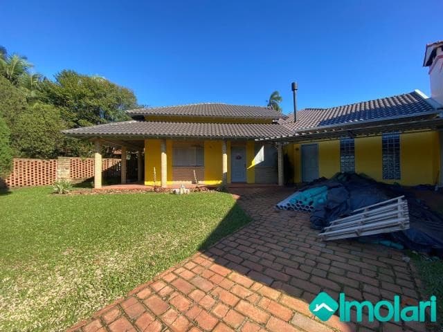 Venda de Casas / Padrão na cidade de Santa Cruz do Sul