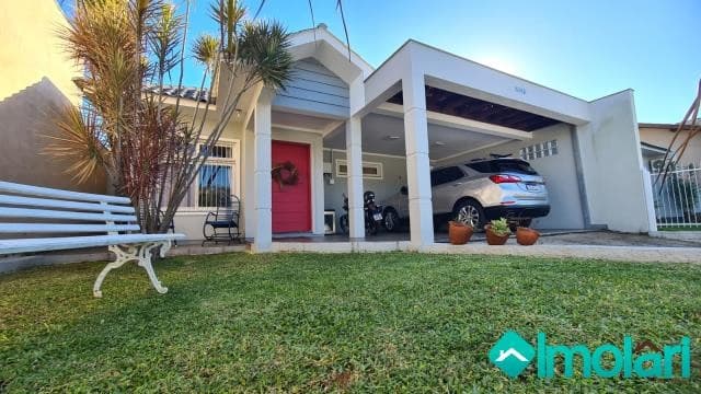 Venda de Casas / Padrão na cidade de Santa Cruz do Sul