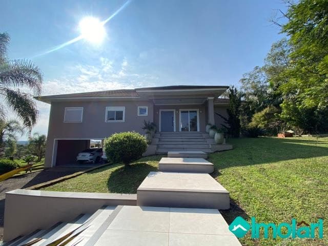 Venda de Casas / Padrão na cidade de Santa Cruz do Sul