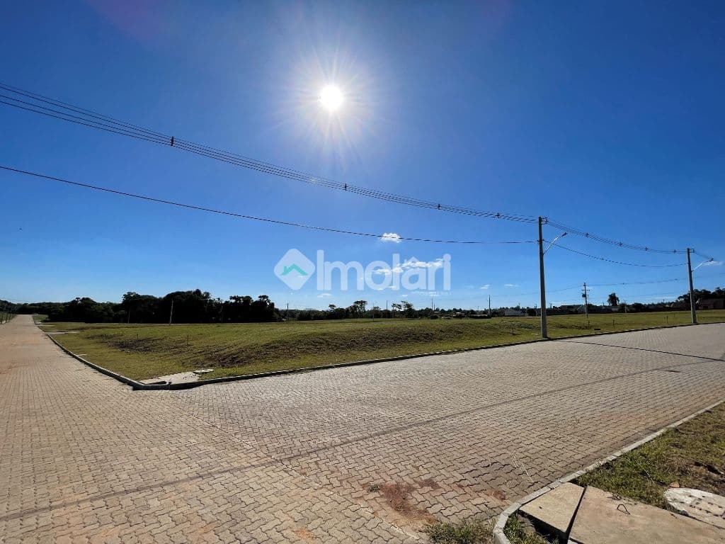 Venda de Terreno / Padrão na cidade de Santa Cruz do Sul