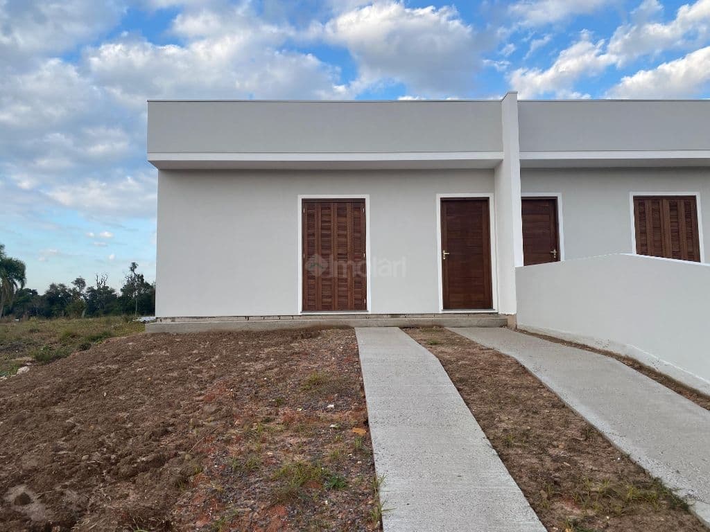 Casa geminada à venda em Maria Rosália Pauli, Vera Cruz | 2 dormitórios, 1 banheiro, cozinha e sala