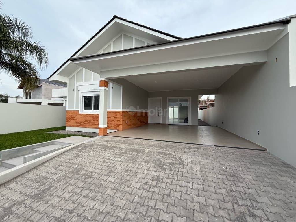 Casa à venda em Santa Cruz do Sul: 3 dormitórios, suíte, churrasqueira e muito mais!