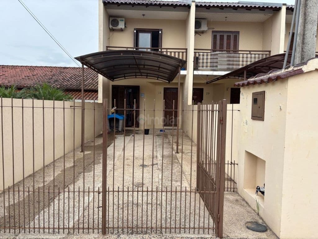 Casa à venda no Castelo Branco, Santa Cruz do Sul - 2 dormitórios, churrasqueira e sacada!
