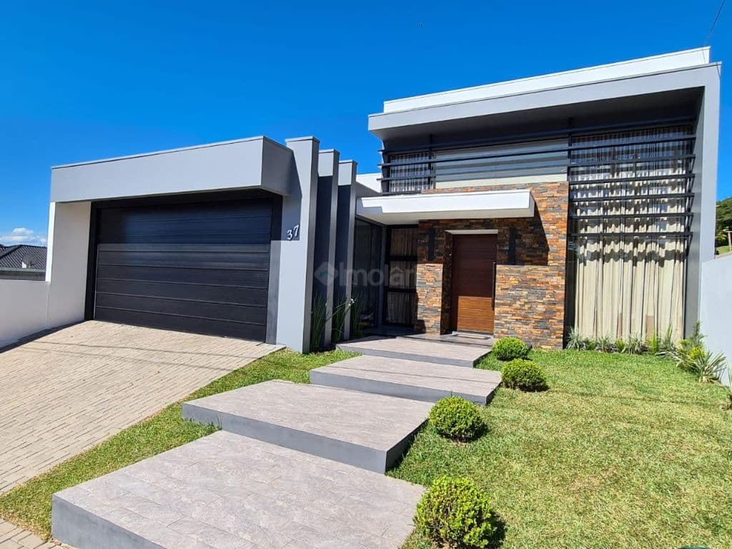 Venda de Casas / Padrão na cidade de Santa Cruz do Sul