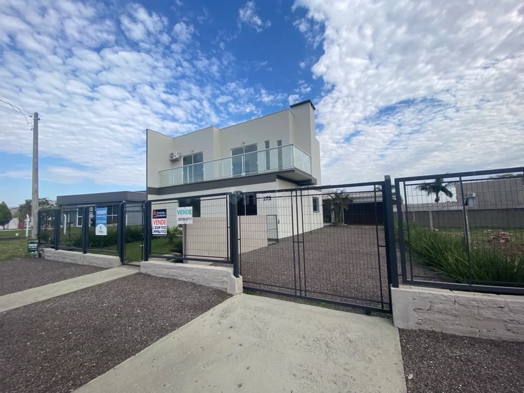 Casa Padrão à venda no Progresso, Santa Cruz do Sul: 2 dormitórios, piscina e espaço gourmet!