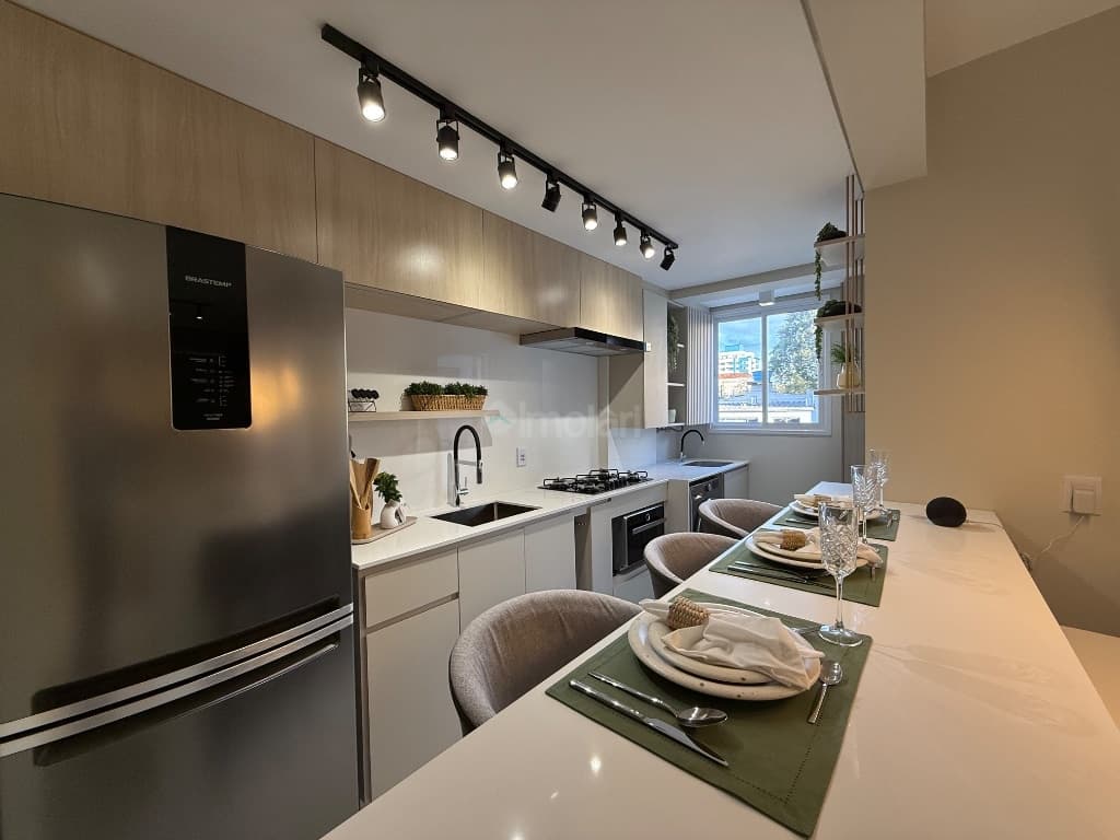 Apartamento mobiliado e automatizado de 2 dormitórios no Centro de Santa Cruz do Sul para alugar