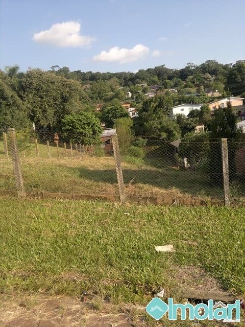 Venda de Terreno / Padrão na cidade de Santa Cruz do Sul